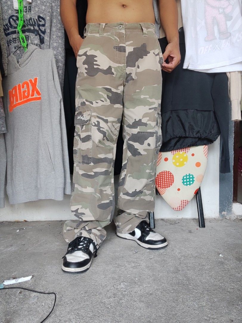 Rip Curl Baggy Cargo Camo Pants size 30 (Category: Jeans) located in San Jose del Monte. Submitted by entropythrifts (Listing ID 1307664340, Image 1). Description: 1000 free shipping * 30 waist * 43 Length * 9.5 Leg Opening * No issues * Gcash / JNT * SJDM Bulacan.