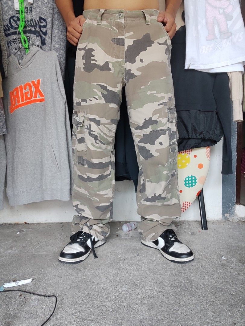 Rip Curl Baggy Cargo Camo Pants size 30 (Category: Jeans) located in San Jose del Monte. Submitted by entropythrifts (Listing ID 1307664340, Image 2). Description: 1000 free shipping * 30 waist * 43 Length * 9.5 Leg Opening * No issues * Gcash / JNT * SJDM Bulacan.