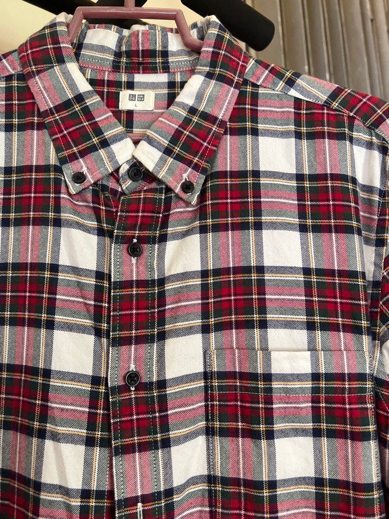 Uniqlo Checkered Button Down (Category: Tshirts & Polo Shirts ) located in Paranaque City. Submitted by pringlestrue (Listing ID 1307598163, Image 2). Description: 22 x 28.
