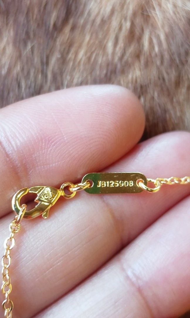 VCA necklace from japan (Category: Luxury Accessories) located in Manila. Submitted by osaze_27japanbags (Listing ID 1307631991, Image 3). Description: VCA necklace from japan no flaws size 18inches adjustable with stamp/hallmark,code with gift box kindly pm me.
