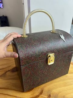 Vintage Jewelry/Vanity Box made in Japan
