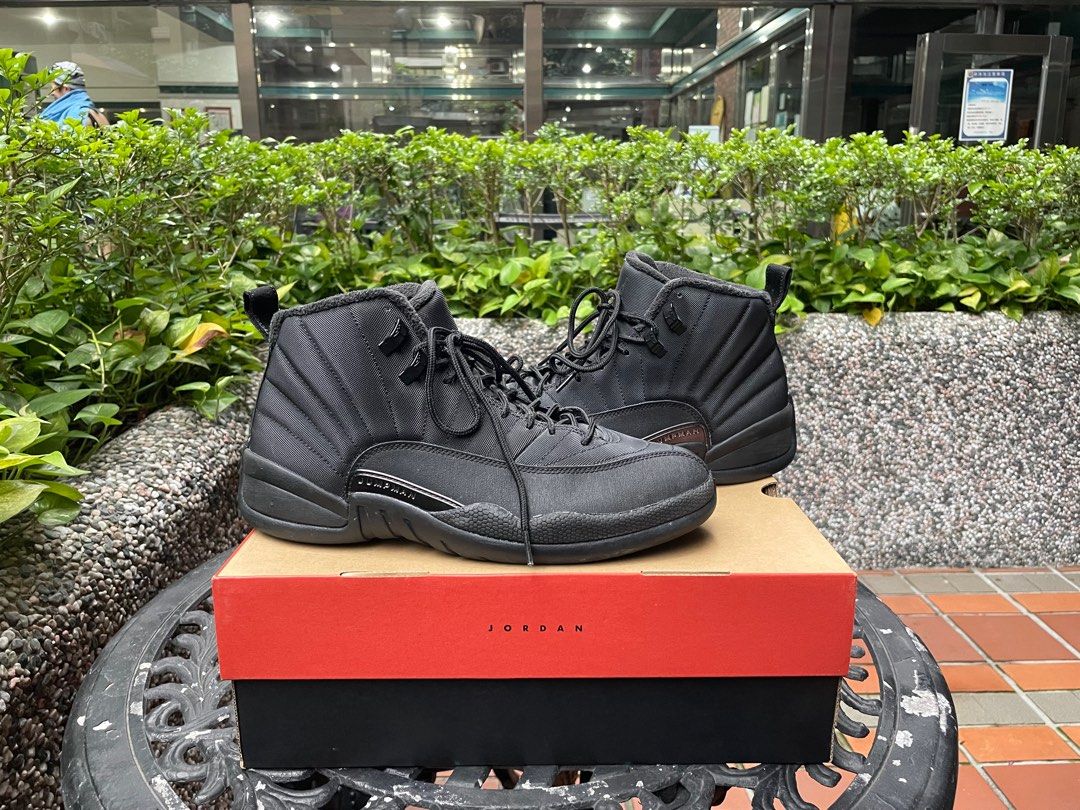 AJ12 winter black