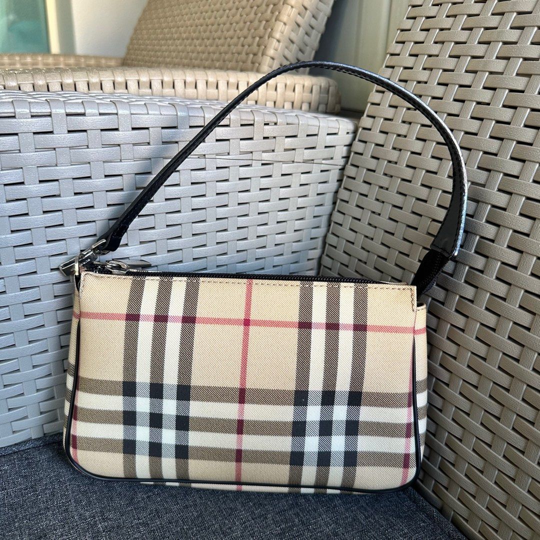 Burberry nova check pochette best sale