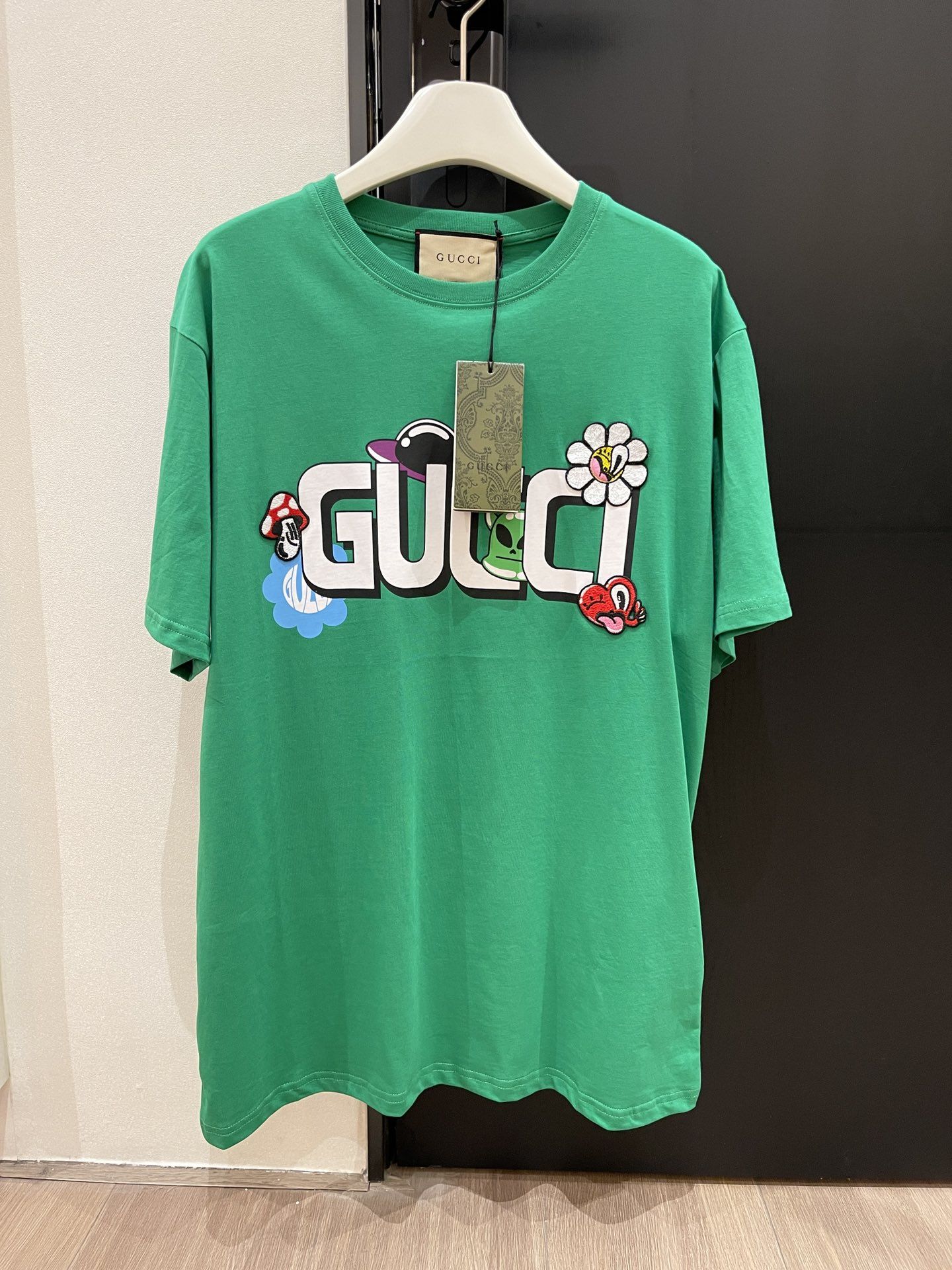 Authentic gucci needle green t shirt