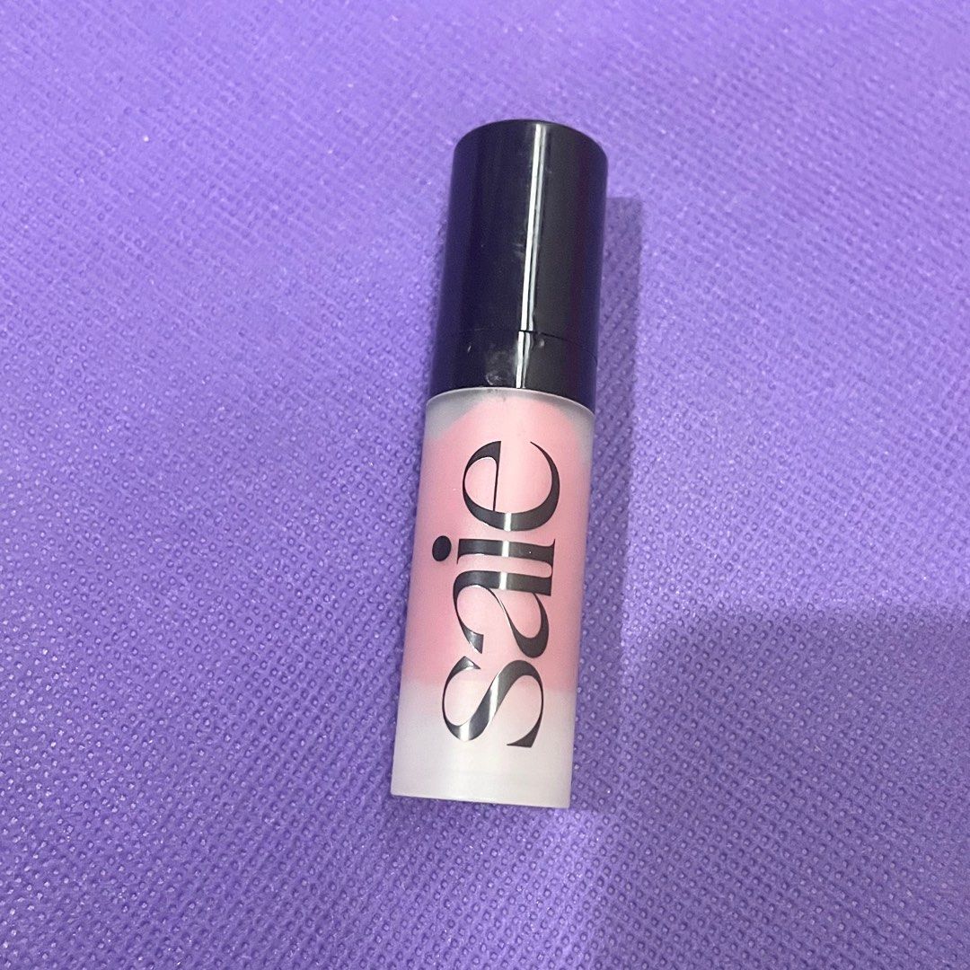 AUTHENTIC Saie dew blush liquid cheek blush shade chilly (Category: Makeup) located in Pasig City. Submitted by deluxuryshop (Listing ID 1307866219, Image 1). Description: Pm for more details shade chilly 5ml Brand new and authentic Selling low and affordable One of the best selling brands in the world makeup skincare perfume world .