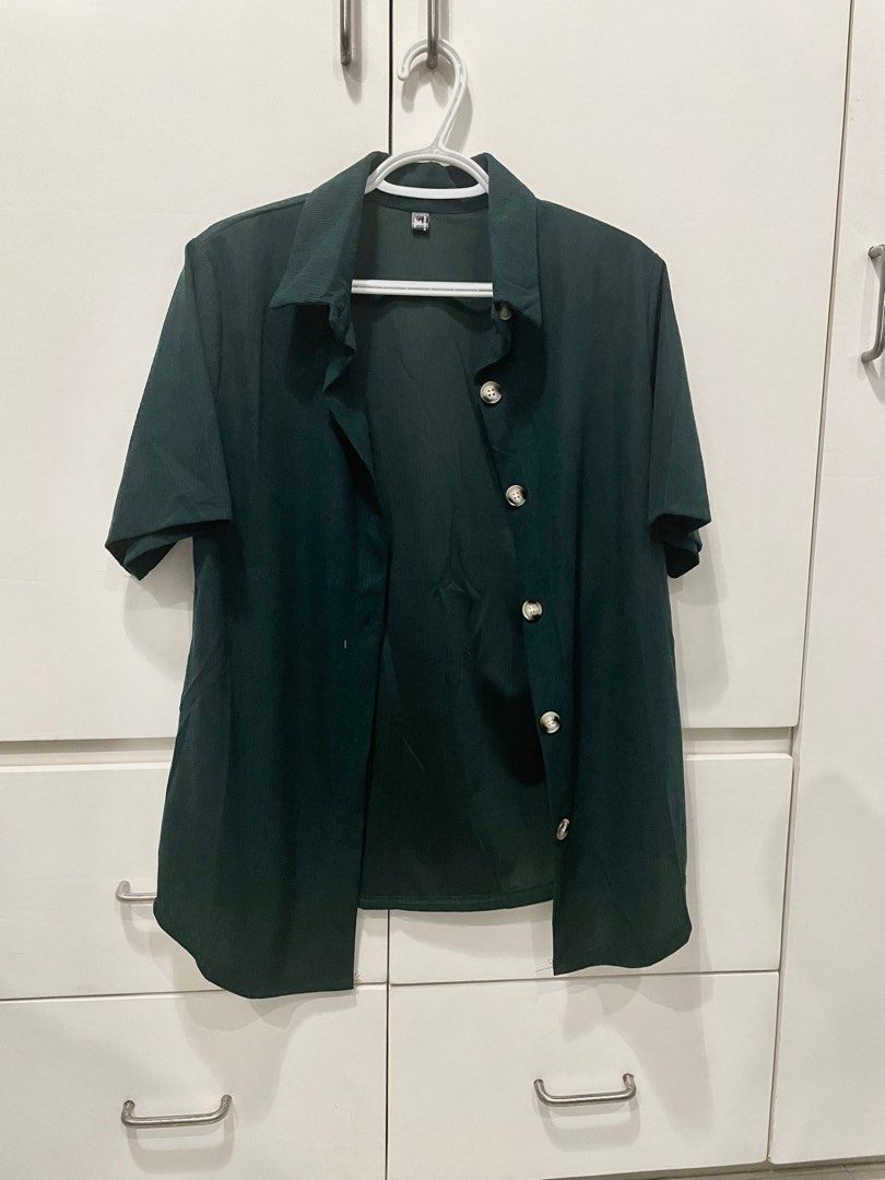Bangkok Corduroy Coordinates (Category: Sets or Coordinates) located in Quezon City. Submitted by trinayu07 (Listing ID 1307843988, Image 1). Description: ✨ free size; fits up to Large ✨ polo and shorts coordinates ✨ from Bangkok ✨ emerald green color (looks prettier in person) ✨ made of high quality material!!! ✨ loose and flowy (looks very flattering!).