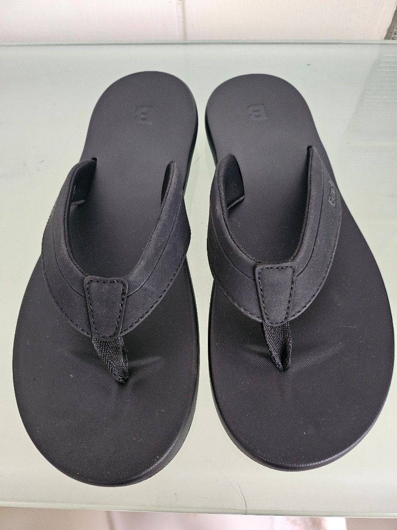 Bench Ladies Flip Flop size 9 Men s Fashion Footwear Flipflops and Slides on Carousell