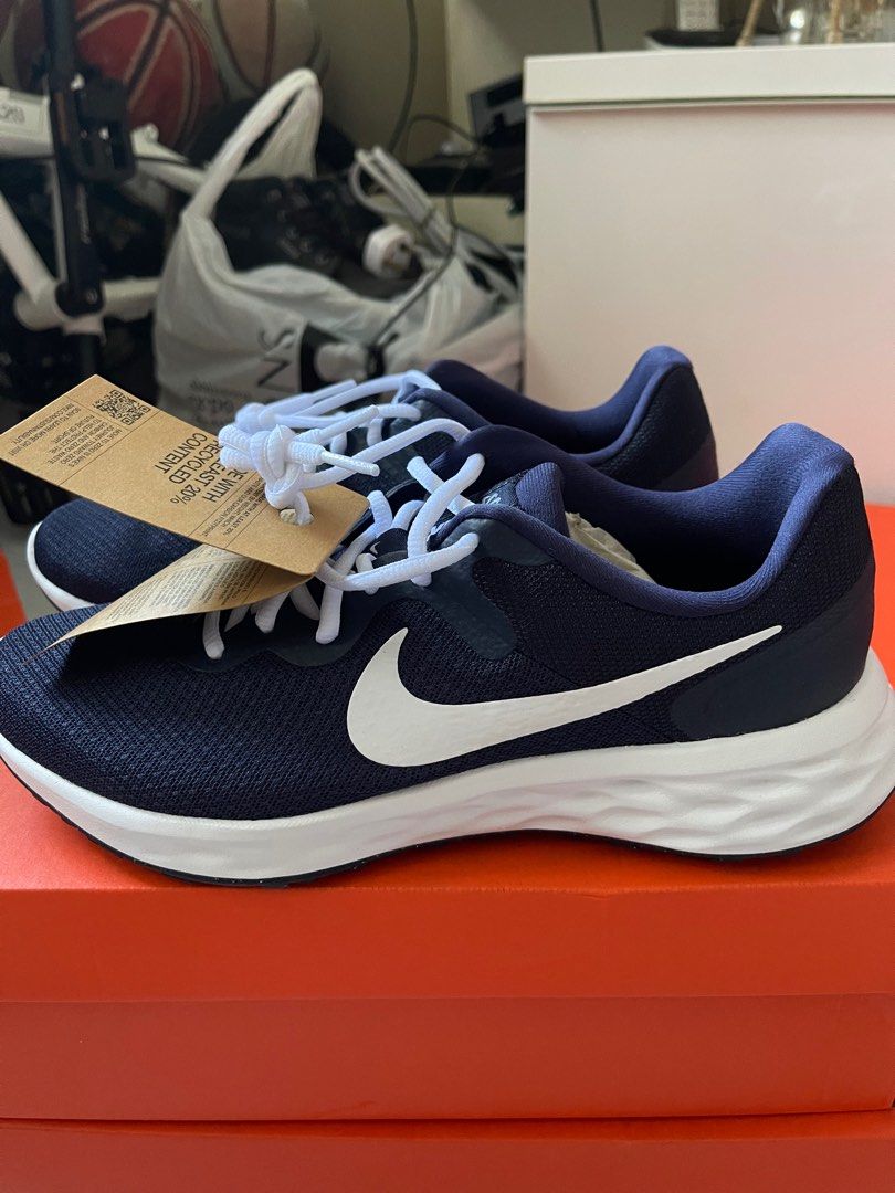BRAND NEW Nike RUNNING SHOE Revolution (Midnight blue)