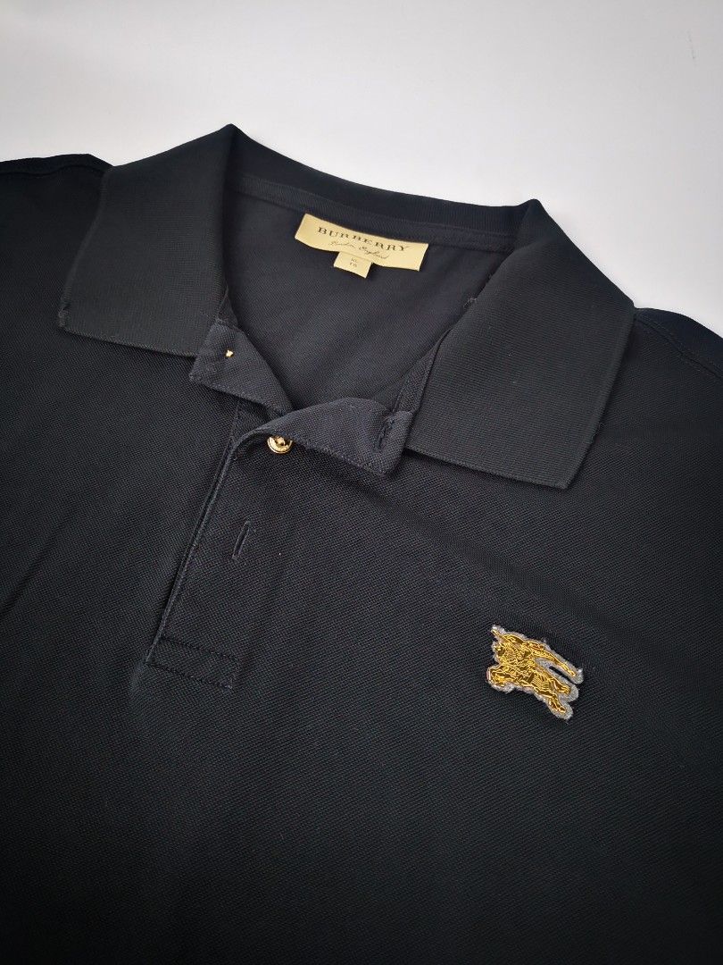 Burberry t shirt with metal logo outlet