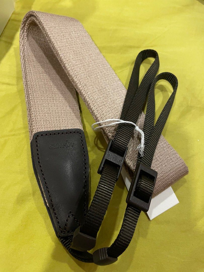 Camera strap (Category: Other Photography Accessories) located in Singapore. Submitted by kcpgsd (Listing ID 1307885048, Image 3). Description: Brand new, never used .