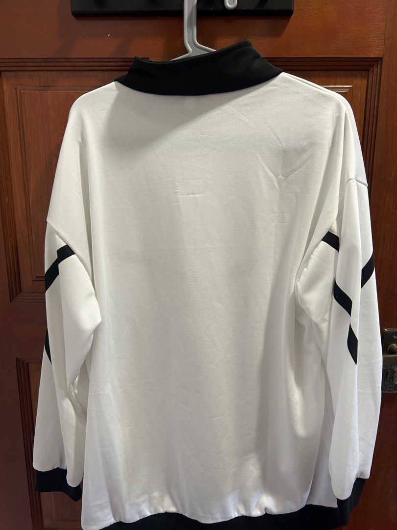 Jacket (Category: Coats, Jackets and Outerwear) located in Singapore. Submitted by xyzjakee (Listing ID 1307841063, Image 2). Description: .