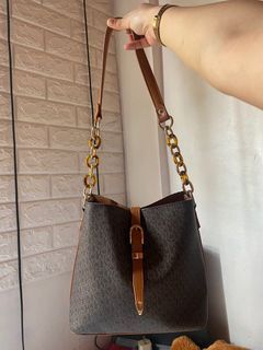 CLN SHOULDER BAG