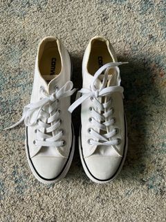 (Category: ) located in . Submitted by sgsellingclothes (Listing ID 1307797599, Image 1). Description: .