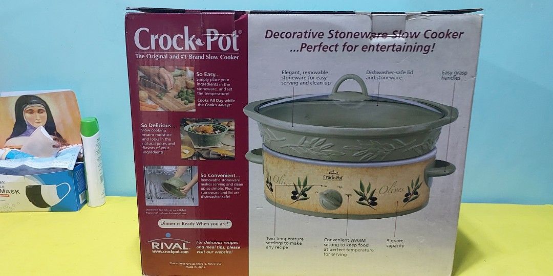 Crock Pot stoneware (Category: Cookware & Accessories) located in Quezon City. Submitted by aliecru (Listing ID 1307848571, Image 2). Description: 110volts bought in the US in very good condtion items in plastic serious buyers only.