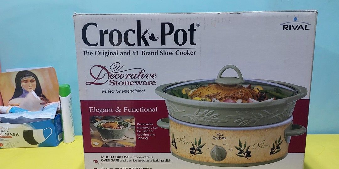 Crock Pot stoneware (Category: Cookware & Accessories) located in Quezon City. Submitted by aliecru (Listing ID 1307848571, Image 1). Description: 110volts bought in the US in very good condtion items in plastic serious buyers only.