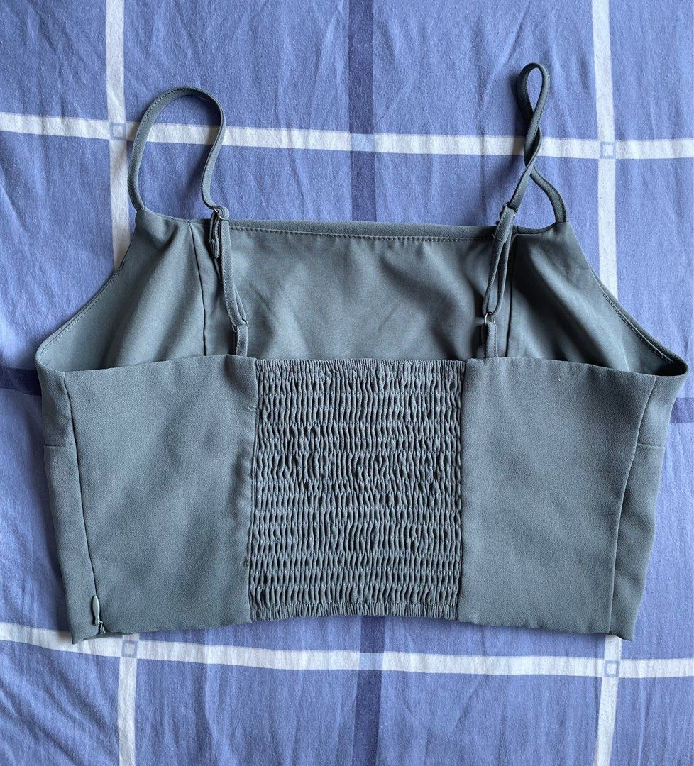 Cropped camisole (Category: Sleeveless) located in Pasig City. Submitted by summermid (Listing ID 1307786034, Image 3). Description: Bailey cropped camisole The Editor’s Market This item is sold out on the website. Used twice RFS: Decluttering.