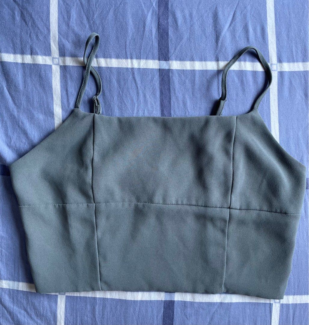 Cropped camisole (Category: Sleeveless) located in Pasig City. Submitted by summermid (Listing ID 1307786034, Image 2). Description: Bailey cropped camisole The Editor’s Market This item is sold out on the website. Used twice RFS: Decluttering.