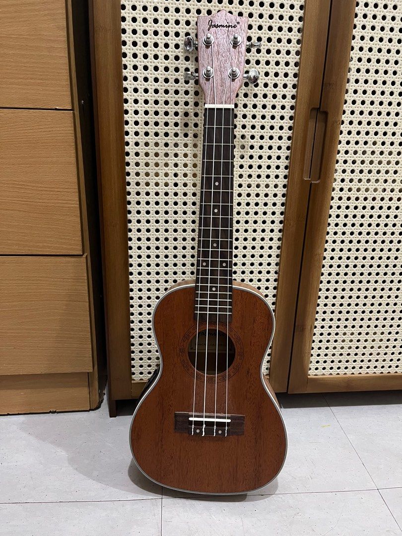 Jasmine ukulele top