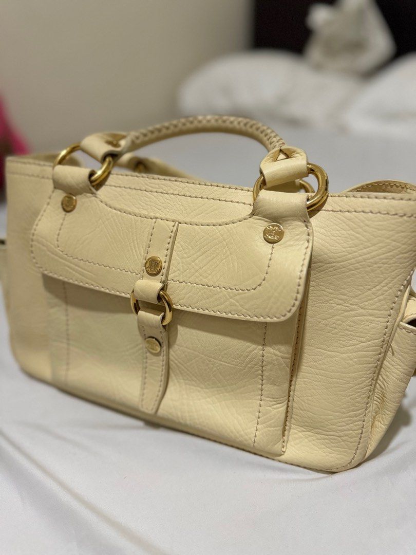[Decluttering] CELINE Leather Boogie Bag (Category: Luxury Bags & Wallets) located in Marikina City. Submitted by fmcbt (Listing ID 1307925086, Image 2). Description: AUTHENTIC with no inclusions 🥹 I used this for less than 10 times Shipping fee will be shouldered by the buyer. Can do meet ups for sure buyers: Rob Manila, SM Manila, Estancia, Podium, SM Marikina MOP: Gcash/Maya/BPI/Metrobank/Seabank.