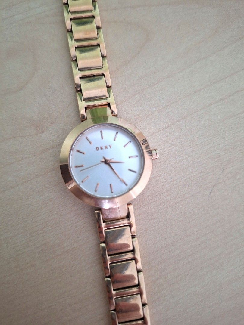 DKNY NY2400