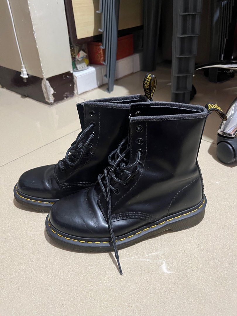 Dr. Martens Boots (Women) (Category: Boots) located in Quezon City. Submitted by trishiaa21 (Listing ID 1307765699, Image 3). Description: -Authentic -size (Uk:5, US:6, EU:38).