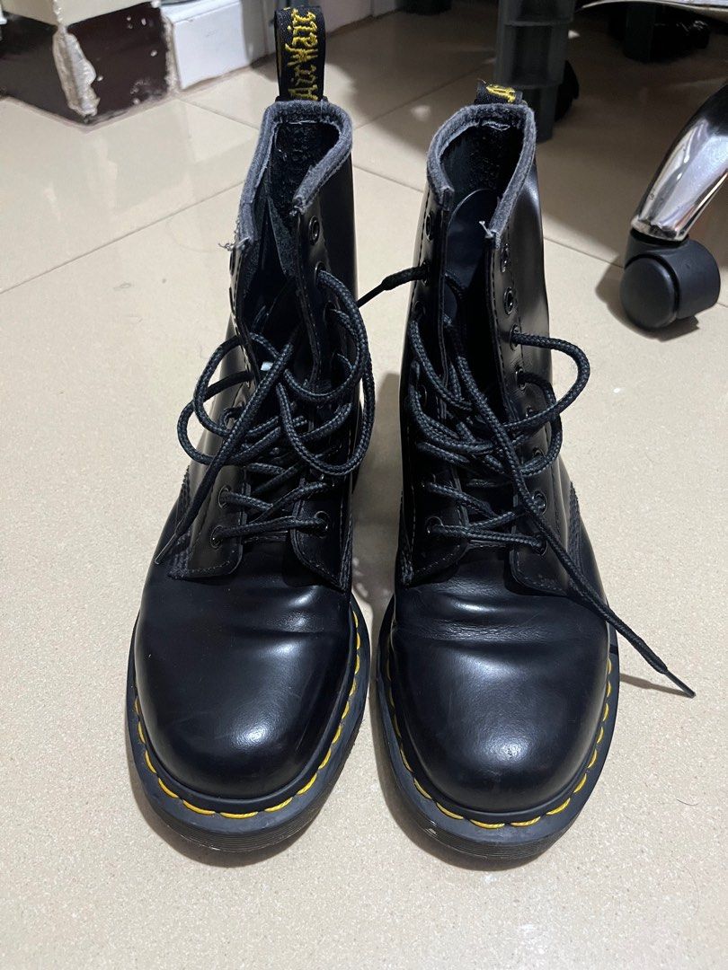 Dr. Martens Boots (Women) (Category: Boots) located in Quezon City. Submitted by trishiaa21 (Listing ID 1307765699, Image 2). Description: -Authentic -size (Uk:5, US:6, EU:38).