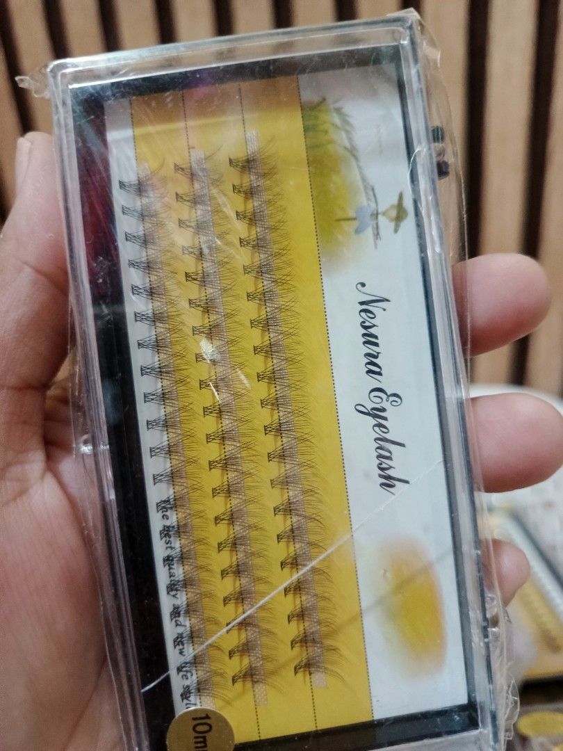 Eyelashes (Category: Vision Care) located in Manila. Submitted by carolgaza14 (Listing ID 1307791405, Image 3). Description: DIY lashes Brand New.