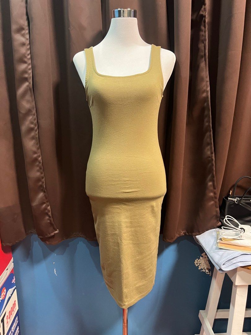 Forever21 Bodycon Dress (Midi) (Category: Dresses) located in Cavite. Submitted by belovedbyd (Listing ID 1307888436, Image 2). Description: 8/10 condition Slighty used Lenght: 39in Price is still negotiable .