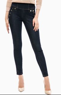 (Category: ) located in . Submitted by glam_closet (Listing ID 1307853972, Image 1). Description: .