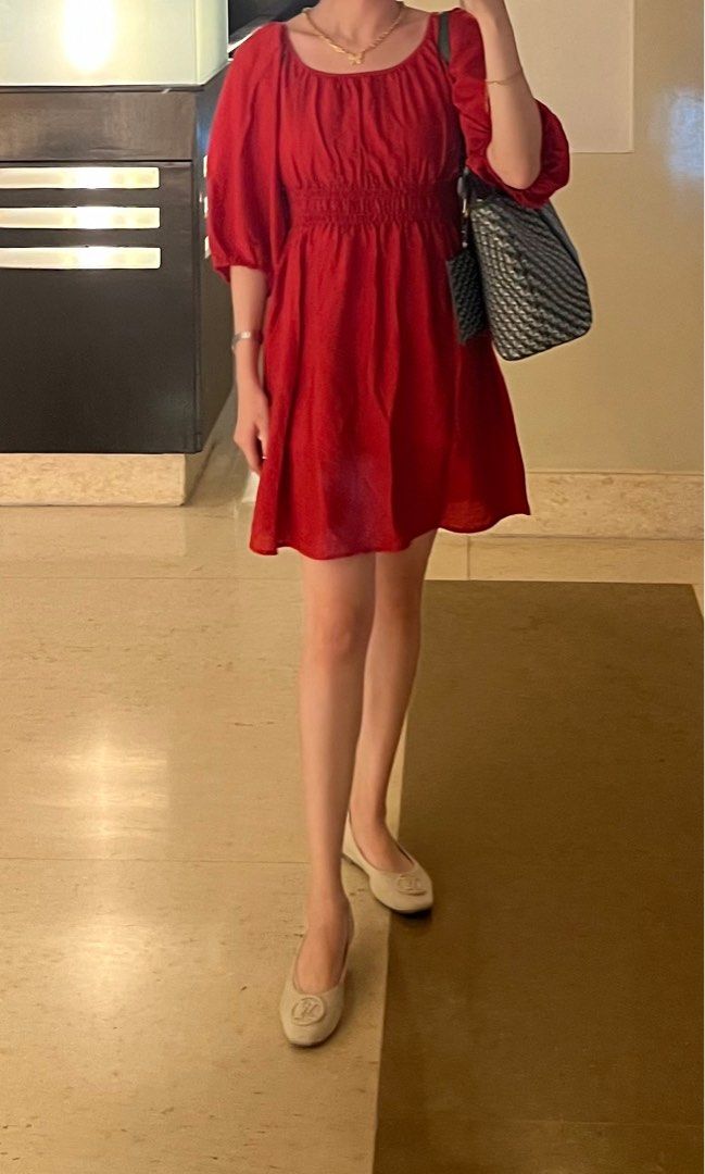 H&M Red Dress (short length) (Category: Dresses) located in Muntinlupa City. Submitted by bbb.mnl (Listing ID 1307864146, Image 2). Description: Used only once!!! 💃💃💃 Looks so new and no issues at all 🤍 Color may vary due to lighting. May ask for more other when worn photos! ✨.