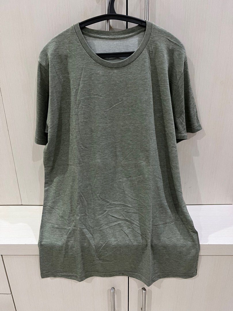 kaos pria uniqlo greenish grey men t shirt, Fesyen Pria, Pakaian