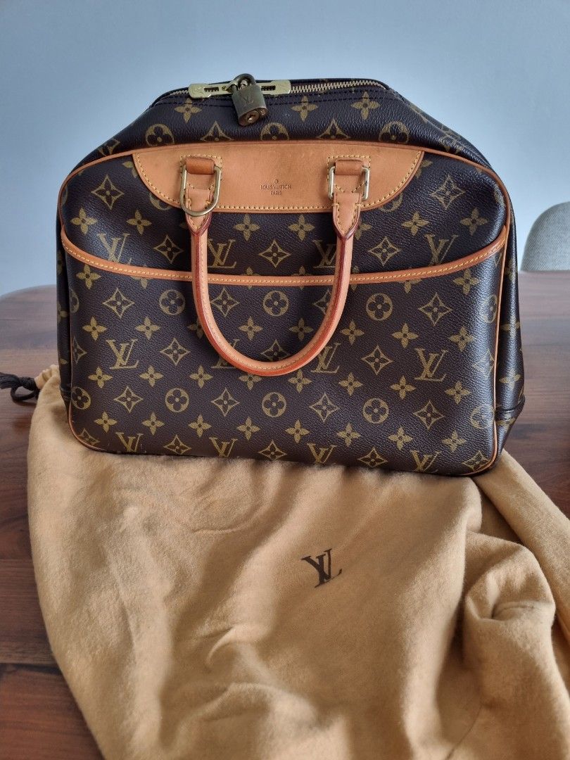 Louis Vuitton Deauville Bowling Bag