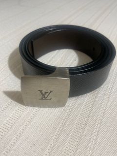 Louis Vuitton LV cut belt Taiga leather thin black