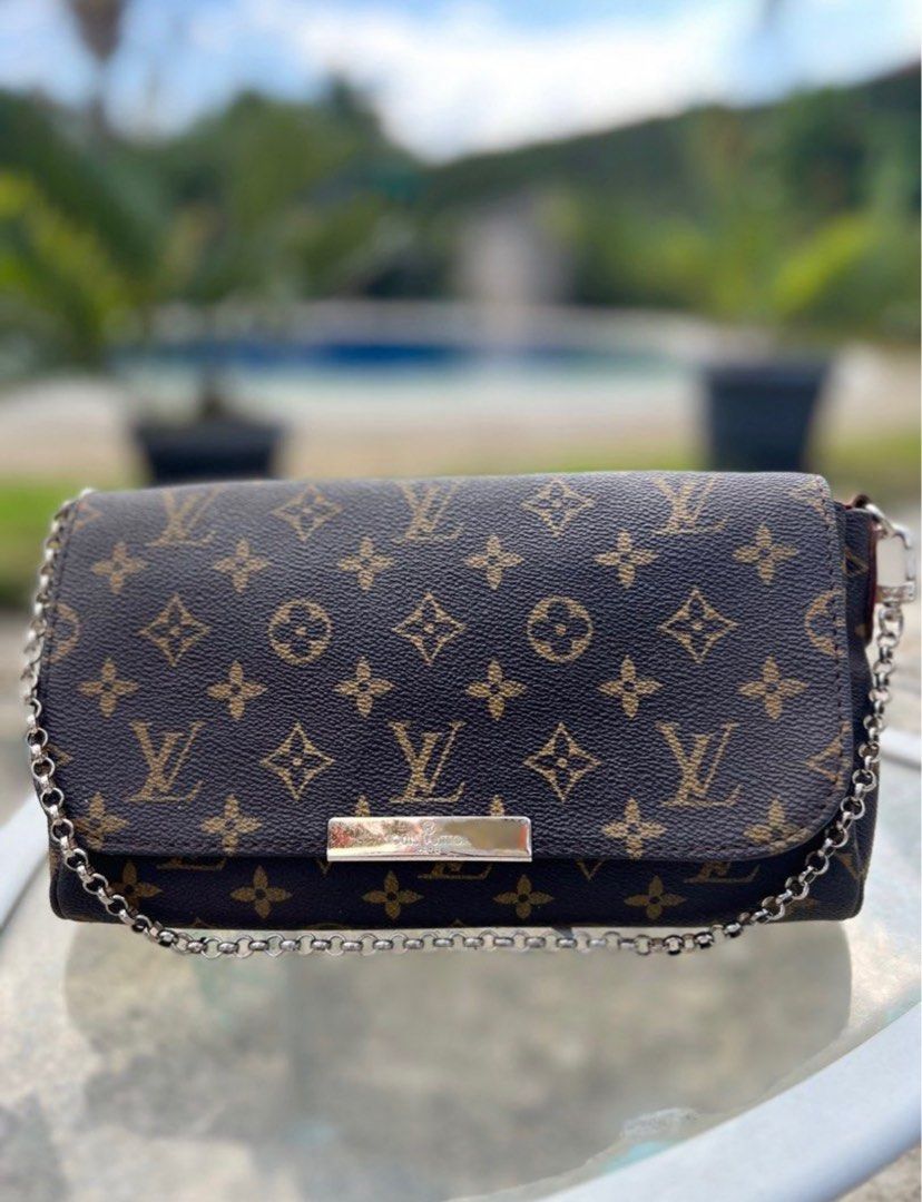 Louis Vuitton Monogram Canvas Favorite MM (Category: Luxury Bags & Wallets) located in Manila. Submitted by daxeillage_forces (Listing ID 1307894601, Image 1). Description: Nabili din here sa Carousell Sabi ni seller 100% authentic Na-stock lang, not meant for small bag.