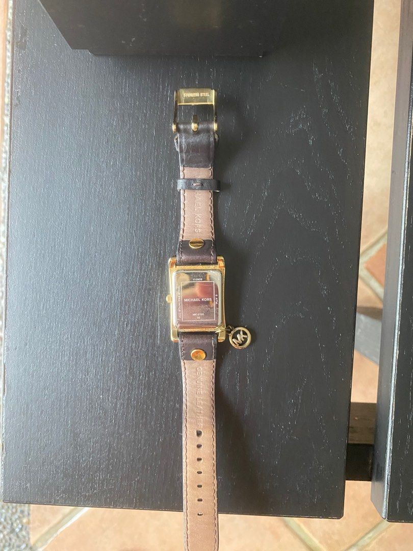 Michael Kors watch (Category: Watches) located in Singapore. Submitted by harrieeer (Listing ID 1307873708, Image 3). Description: Good working condition Price is fixed.