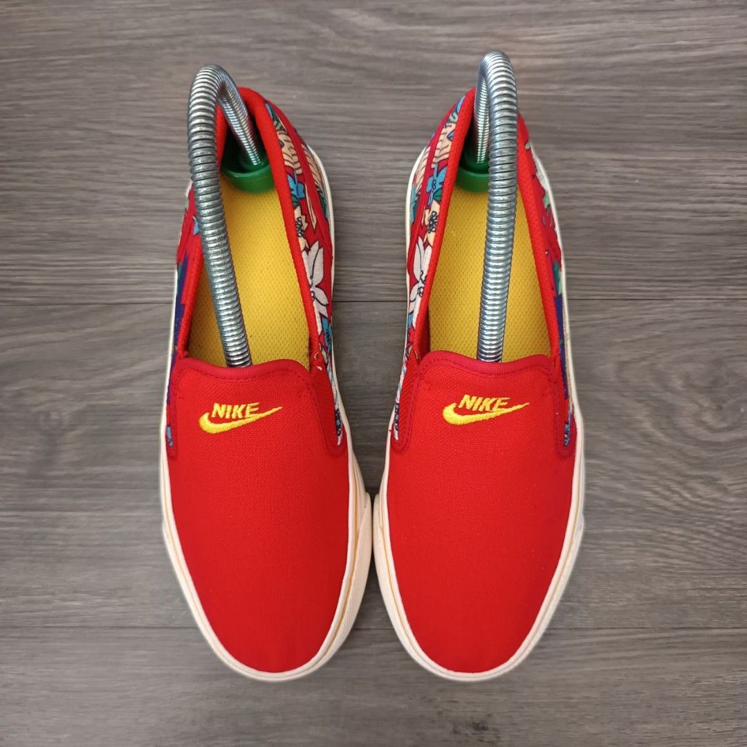 Nike toki floral top