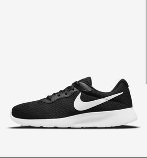 Orig Nike Tanjun size 8 Nike size 8 nike black tanjun nike black shoes nike mens size 8