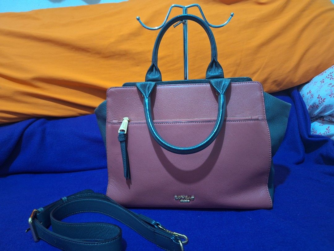 Preloved Lovcat Paris (Category: Luxury Bags & Wallets) located in Consolacion. Submitted by janwilpnp (Listing ID 1307816119, Image 1). Description: 💥Selected Preloved Bags💥 💥Original LOVCAT PARIS‼️ Zip puller:Intact Size:Medium HandBag/Sling Bag ✅9/10 See details below👇🏻 H=10" L=12.5" W=7" Note:Masulod ang glock 💥BLACK Color💥 1150 pesos only‼️ ALMOST NEW po #fypシ゚viralシfypシ゚ #highlightsシ゚ #fypシ゚viralシ2024fyp.
