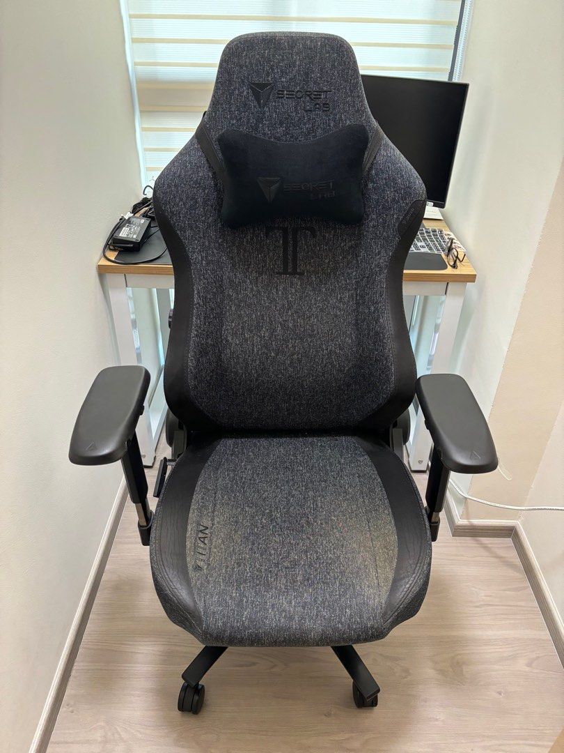 Secretlab Softweave Plus Secretlab Black3 Secretlab TITAN Evo