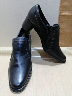 Sporto Size 9 Women Leather Formal Shoes