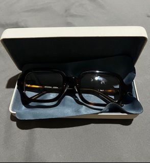 (Category: ) located in . Submitted by closet808 (Listing ID 1307796152, Image 1). Description: .