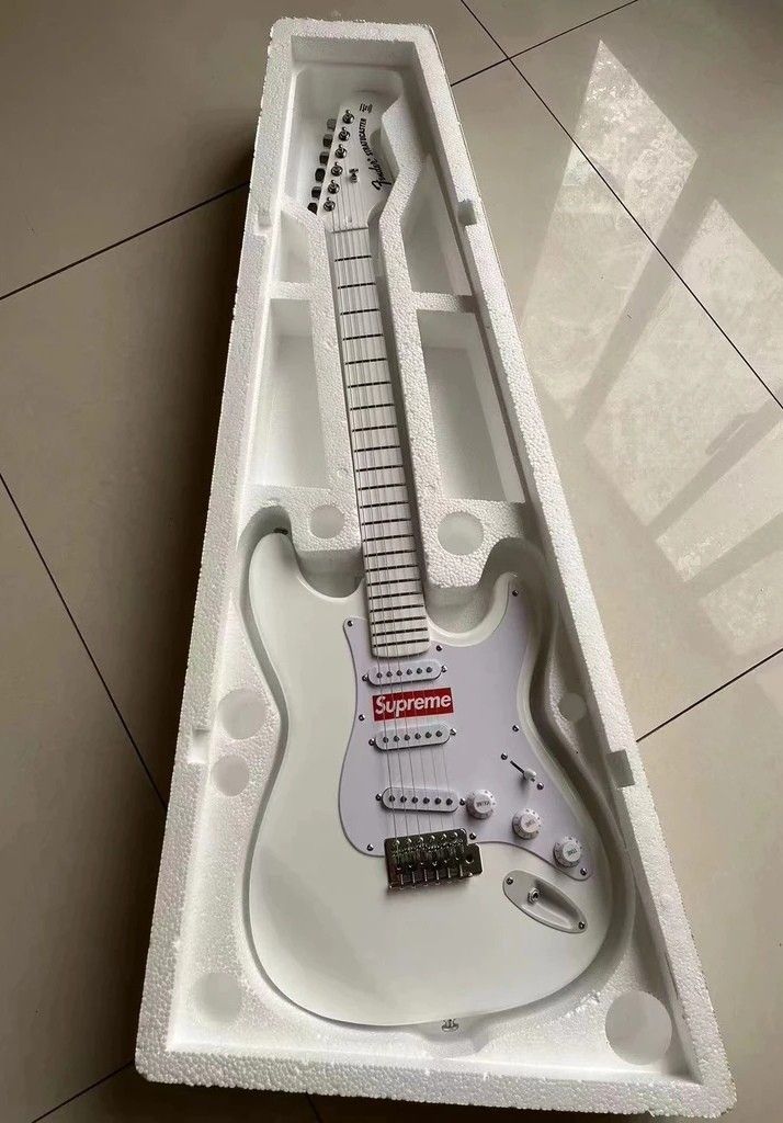 Supreme x fender on sale