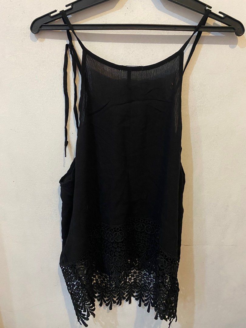 Tezenis sleeveless (Category: Sleeveless) located in Mandaluyong City. Submitted by ferrerochi (Listing ID 1307816053, Image 2). Description: .