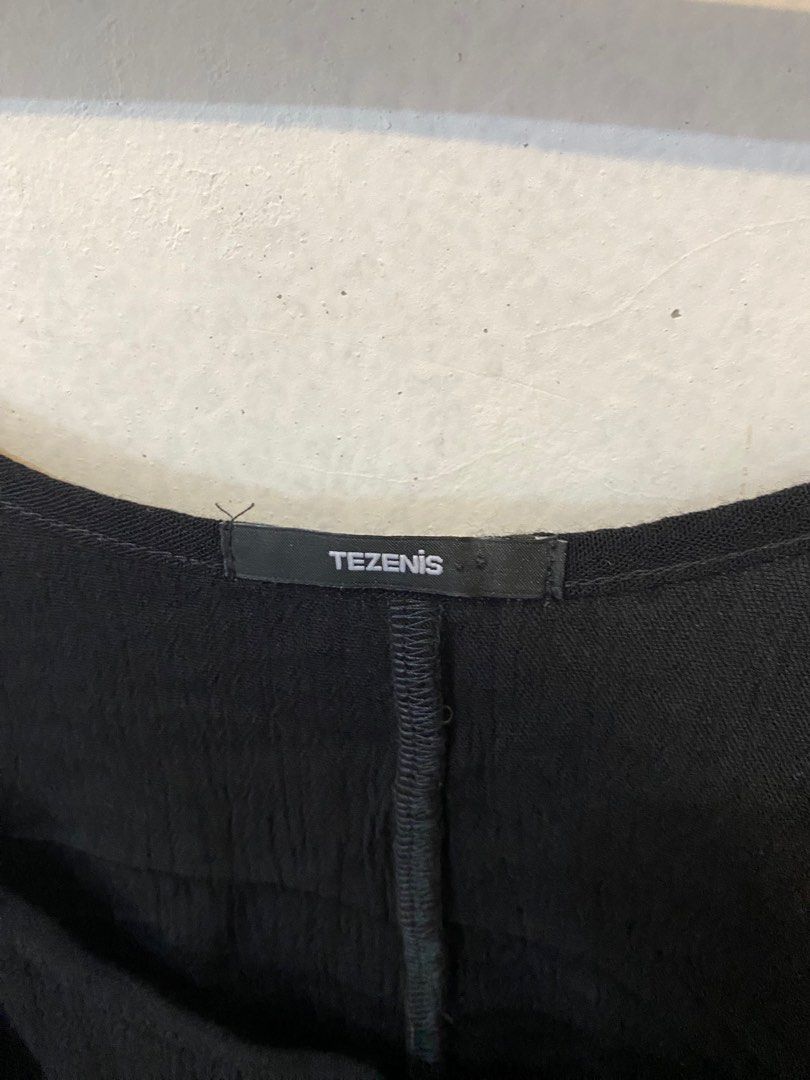 Tezenis sleeveless (Category: Sleeveless) located in Mandaluyong City. Submitted by ferrerochi (Listing ID 1307816053, Image 3). Description: .