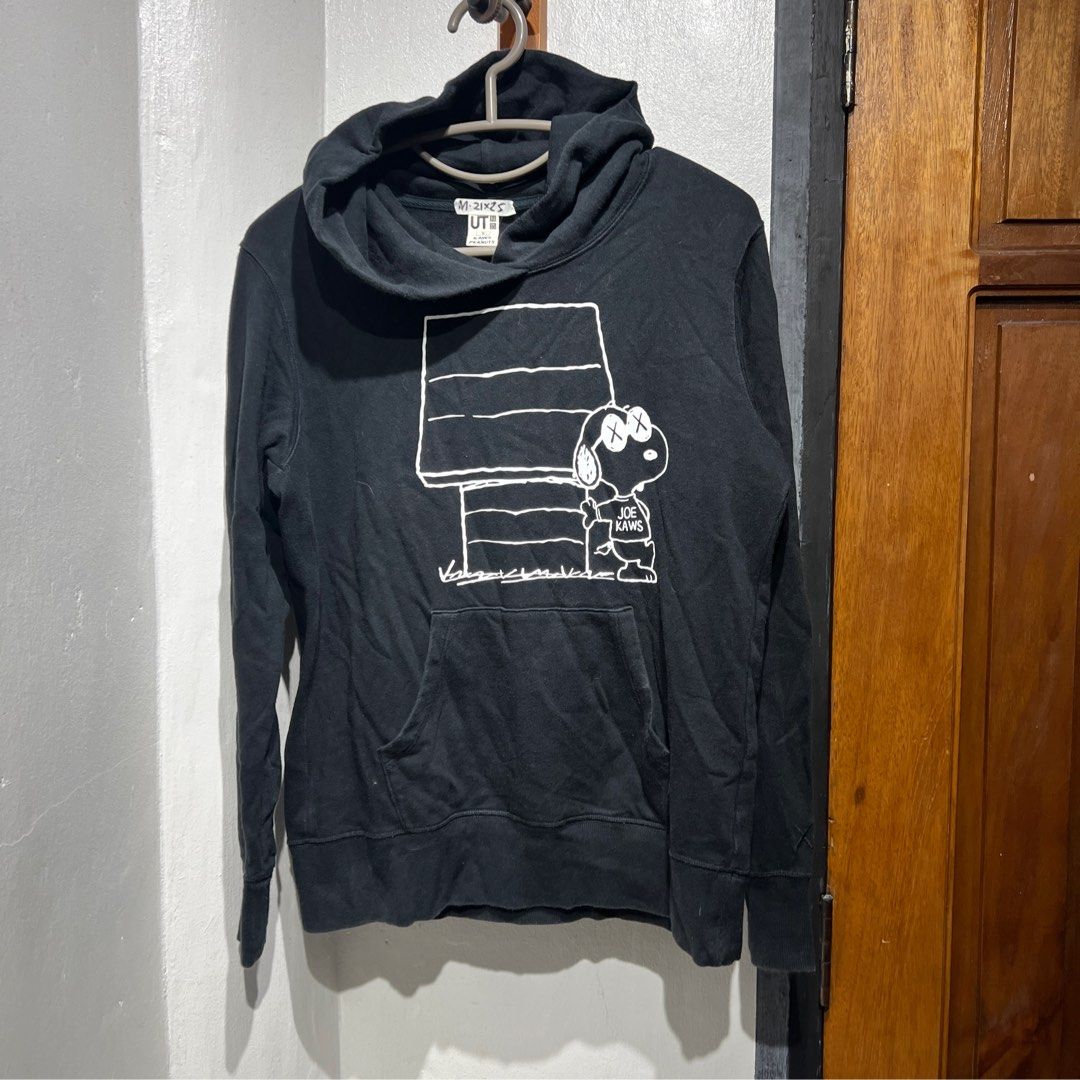 Uniqlo x Kaws x Peanuts Doghouse swearshirt black hoodie