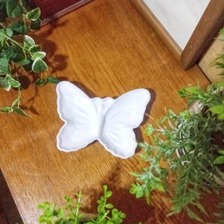 Vintage Avon white opaline butterfly soap dish made in France circa 1970 small milk glass trinket dish