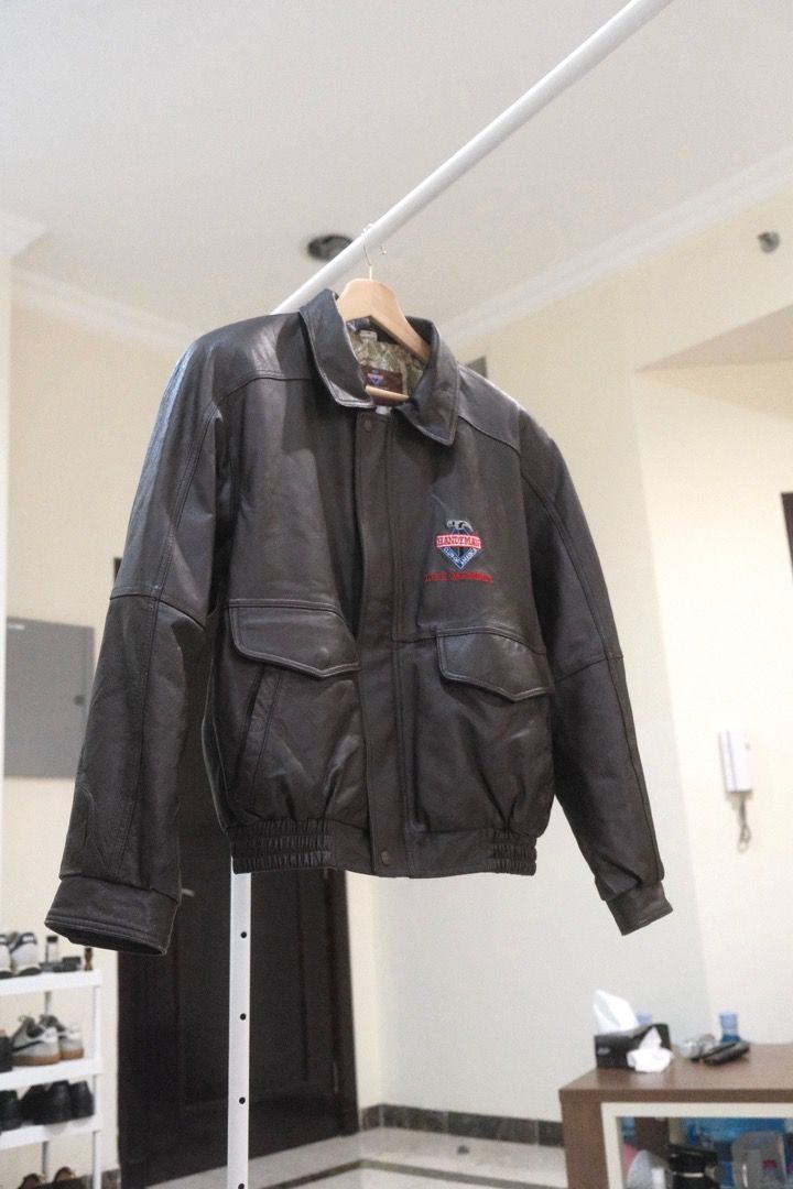Vintage Brown Leather Jacket (Size L, 42) (Category: Coats, Jackets and Outerwear) located in Las Pinas. Submitted by roledo.toledo (Listing ID 1307919326, Image 1). Description: Handyman Vintage Brown Leather Jacket (estimated size L, 42) For reference, I am 5'9" (175cm) and 150lbs (68kg). It fits me big but perfect if I layer with a hoodie underneath. Feel free to message me for any questions. Thank you!.
