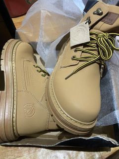 workwear/hiking boots