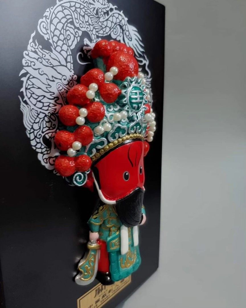 3D General Guan Yu Chinese Opera Mask Wall (Category: Wall Decor) located in Pasig City. Submitted by don200 (Listing ID 1311831678, Image 2). Description: 3D General Guan Yu Chinese Opera Mask Wall or Desk Plaque 👉8inches x 5.25 inches 🔎in good condition as new with box.