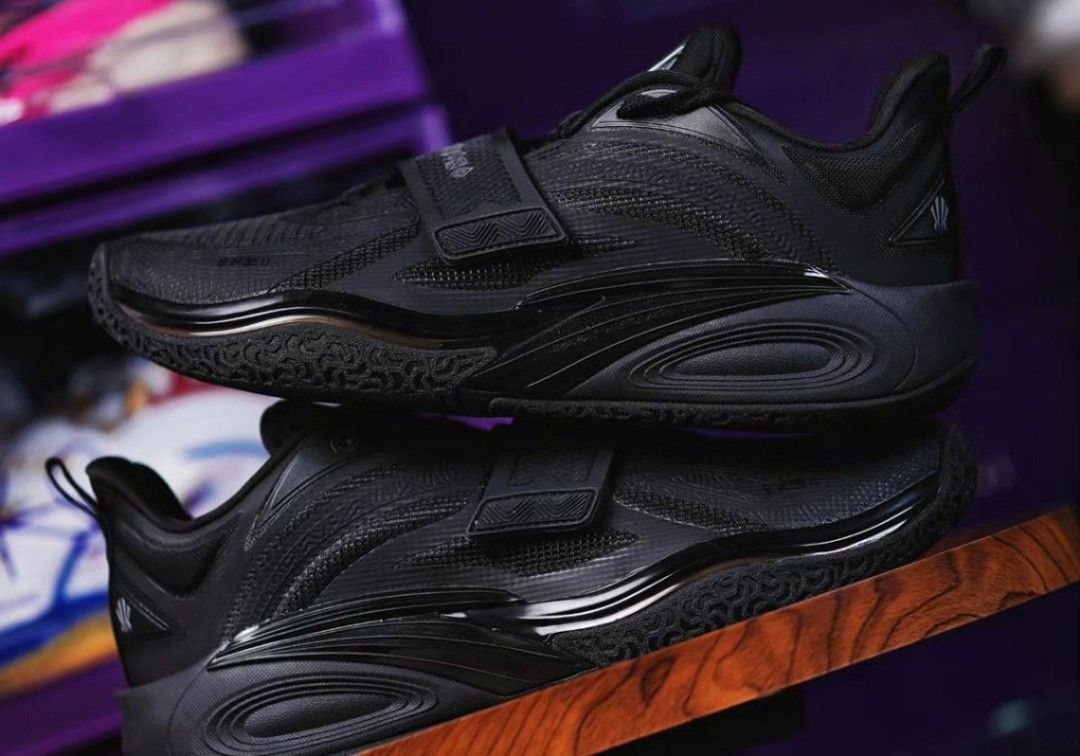 Anta Kai 1 Triple Black US9.5, Men 